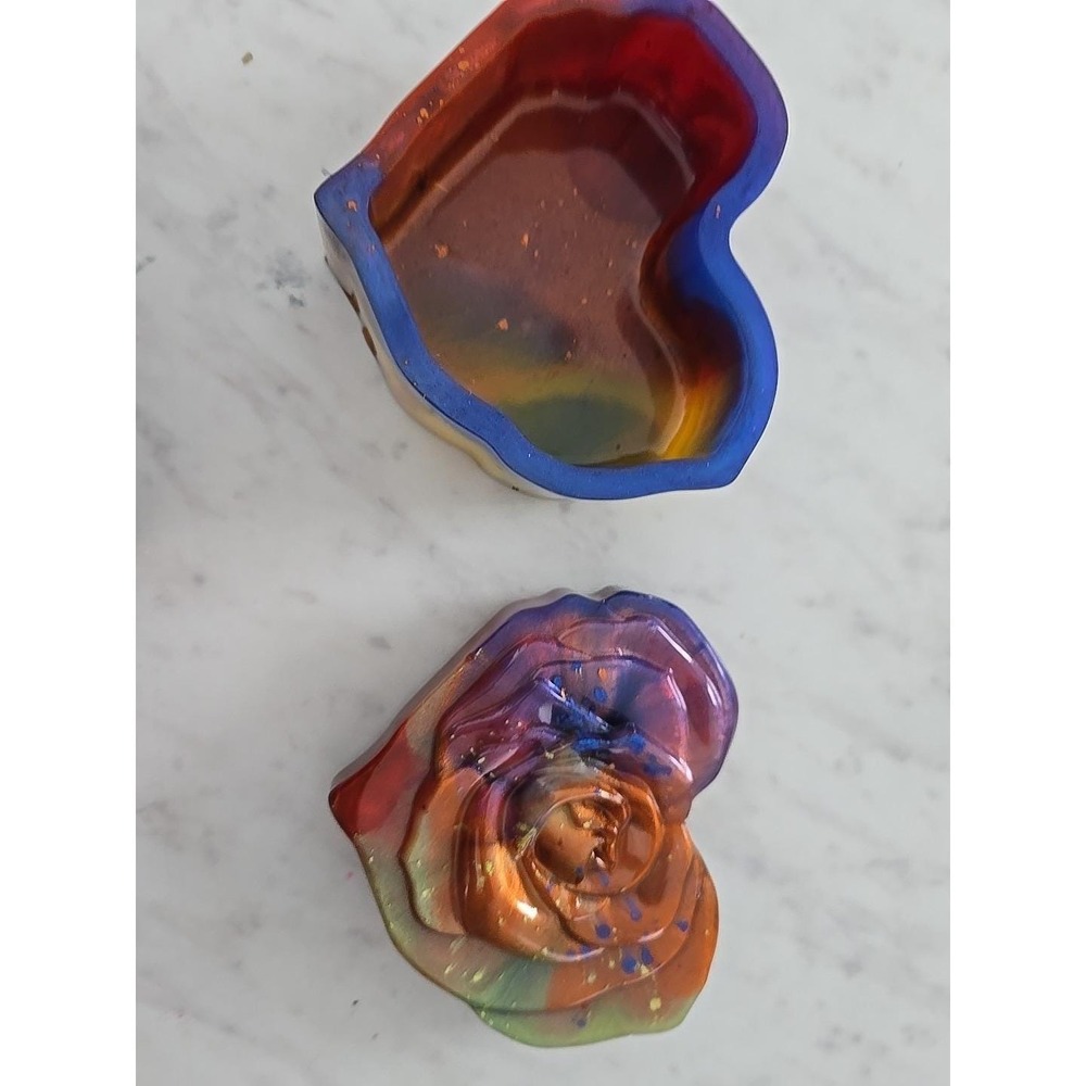 Handmade Resin Heart Shaped Box Valentines Gift Decoration 705 - Picture 6 of 7